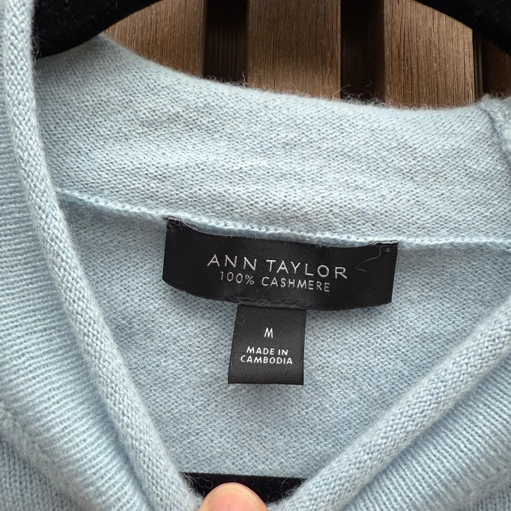 Ann Taylor 100% Cashmere light blue Short Sleeve Tee - Picture 2 of 2